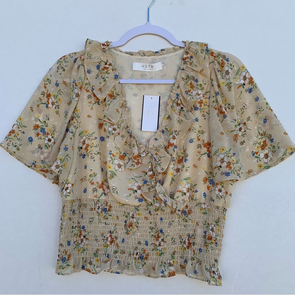 ASTR The Label Flutter Sleeve Cream Yellow Floral Smocked Top Women Size Small